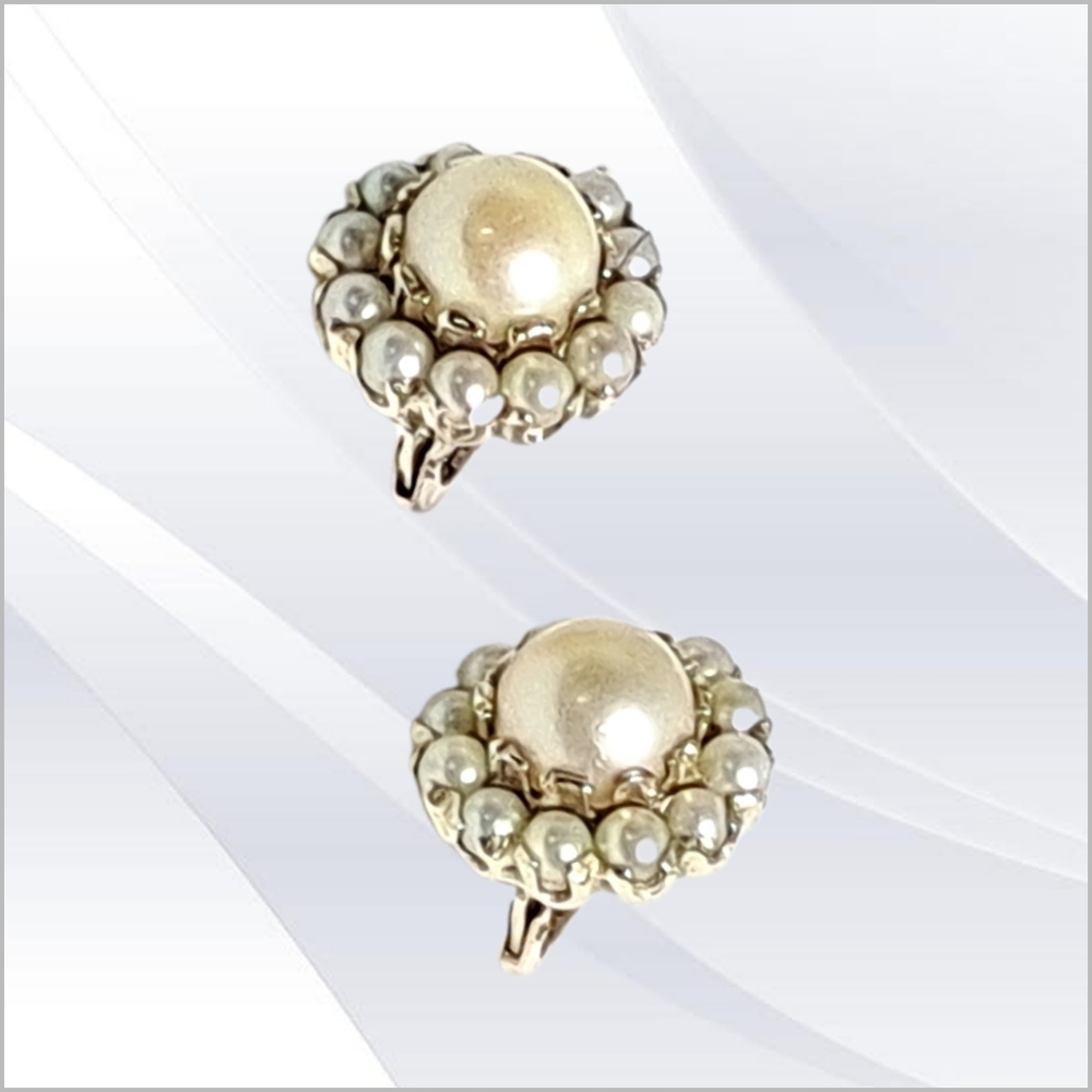 Elegant 10k Solid Gold Earrings with Pearls - Picture 4 of 6
